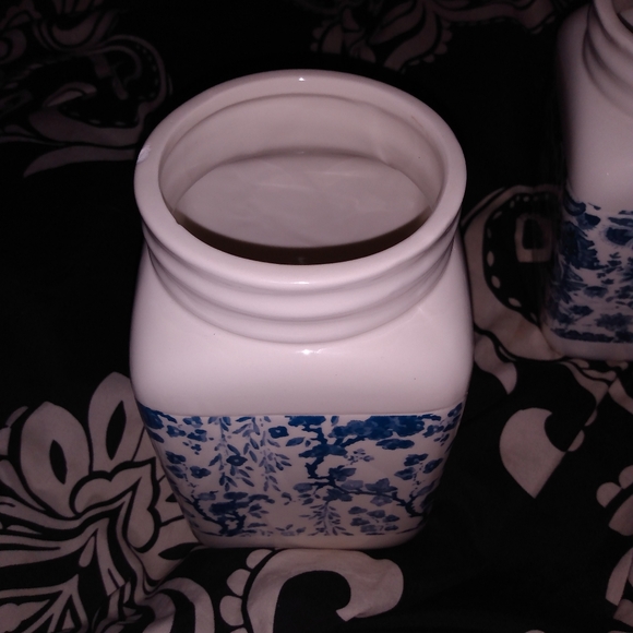 Canister - Picture 3 of 4